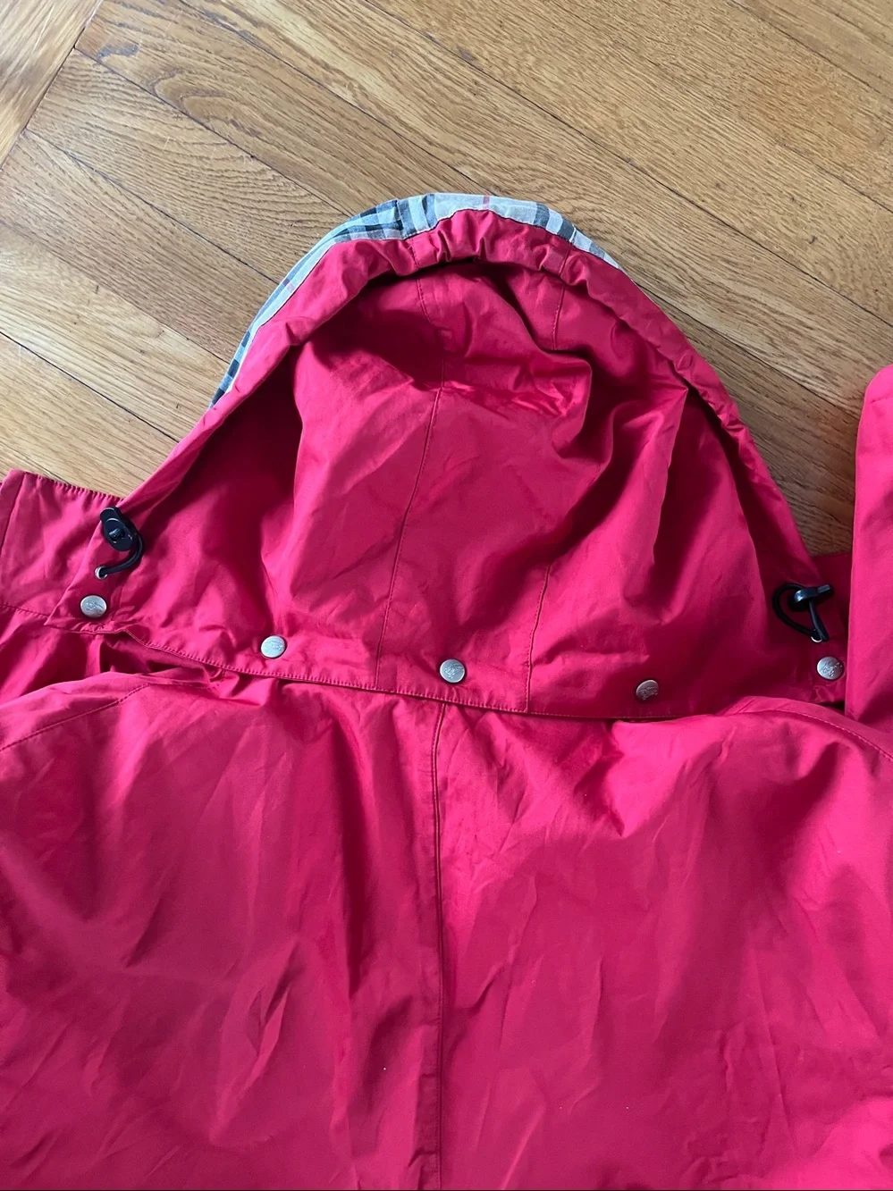 Burberry Red Hooded Coat with Signature Check Lining - Picture 4 of 5